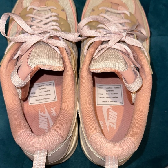 Nike Women's Pink and Beige Sneakers - Picture 3 of 4